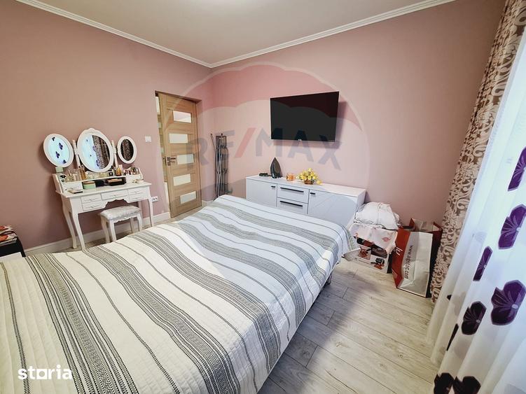 Casă cu 5 camere cu Teren 2100 Mp în Hidiș