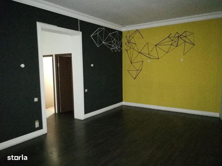 Spațiu comercial, de 330 mp, în Rosetti
