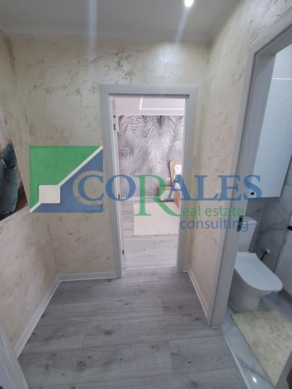 Apartament cu 3 camere semidecomandat, mobilat în Dâmbovița