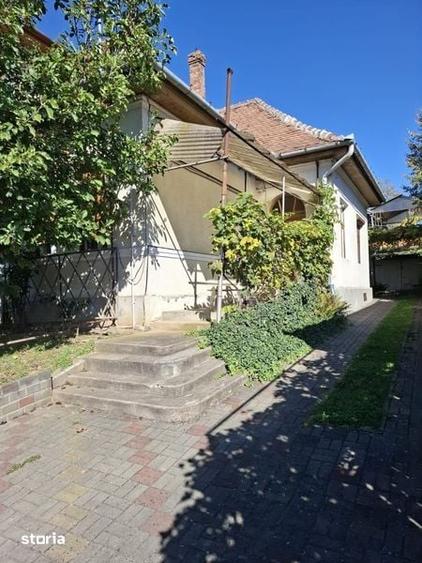 Casă cu 3 camere cu Teren 174 Mp în Central