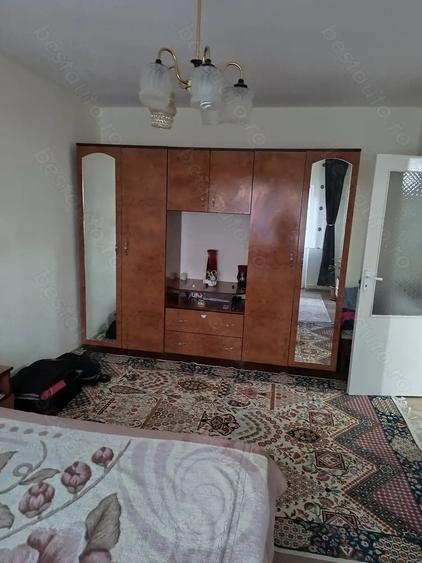 Apartament cu 2 camere decomandat în Micro 15