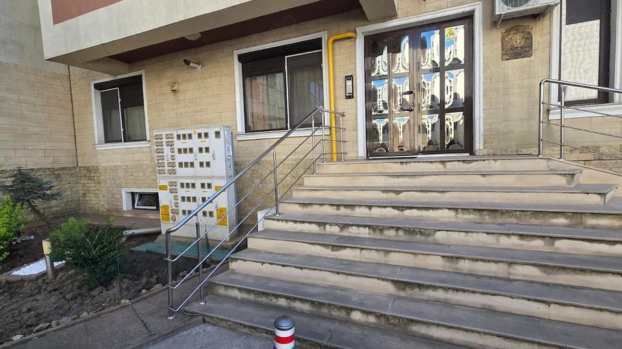 Apartament cu 2 camere decomandat, mobilat în Tomis Plus