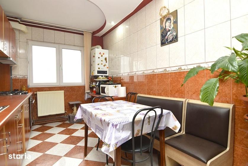 Apartament cu 4 camere decomandat în Sud