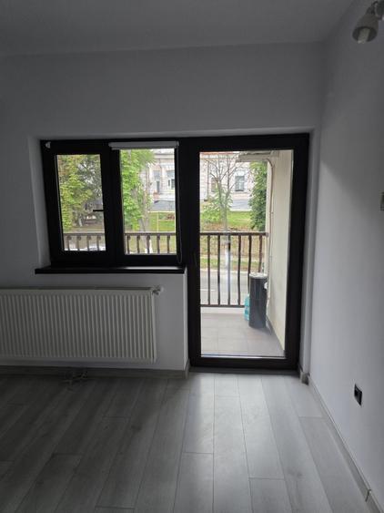 Casă cu 4 camere cu Teren 200 Mp în Albești