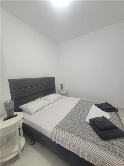 Apartament cu 2 camere decomandat, mobilat în Agigea
