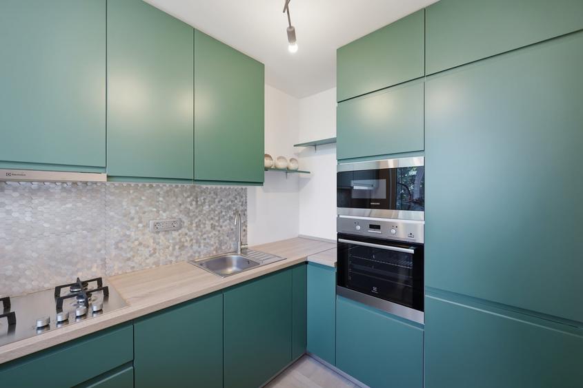 Apartament cu 2 camere semidecomandat, mobilat în 1 Mai