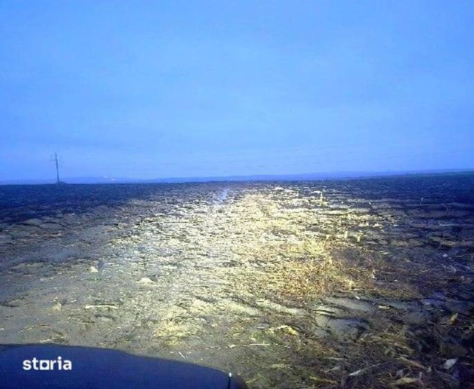 Teren de 4050 mp, în Popricani