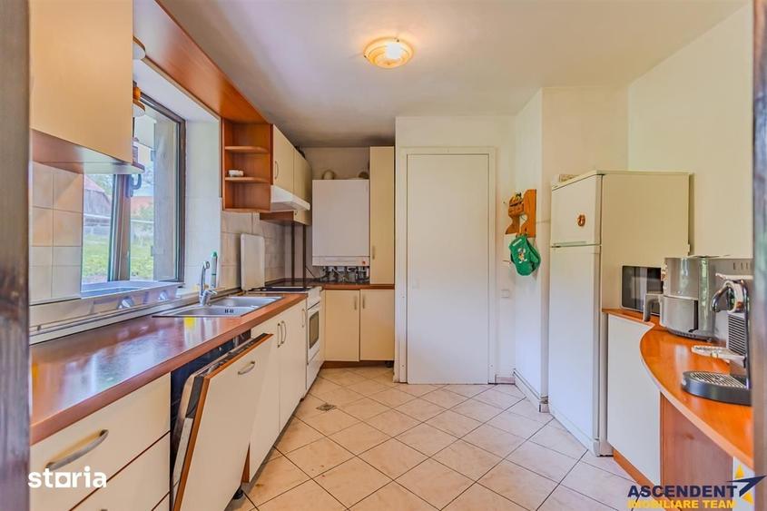 Casă cu 7 camere decomandat cu Teren 700 Mp în Prejmer