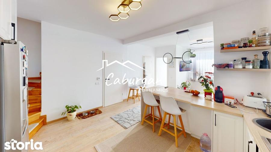 Casa de tip cvadruplex, 4 camere, 79mp utili, curte 70mp, 2 parcari - 2