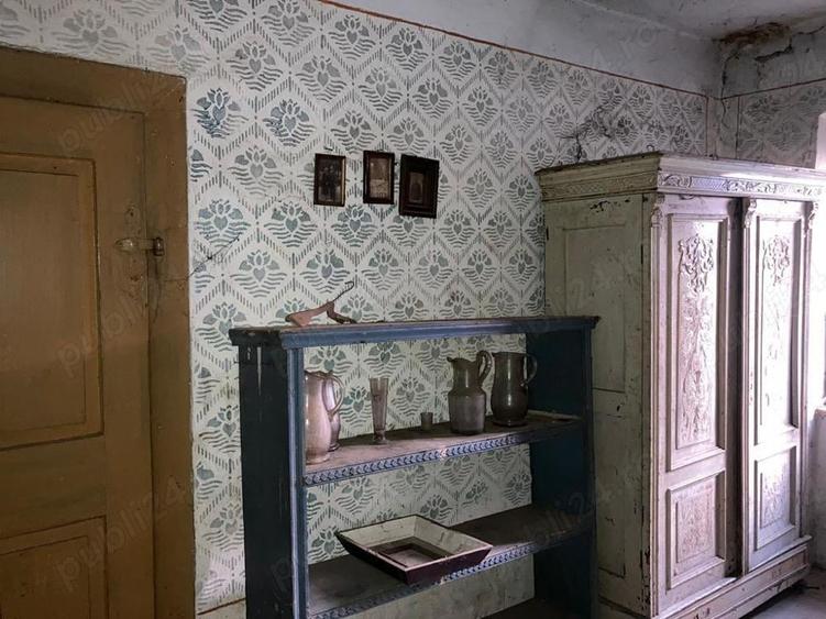 Casă cu 4 camere în Bănia