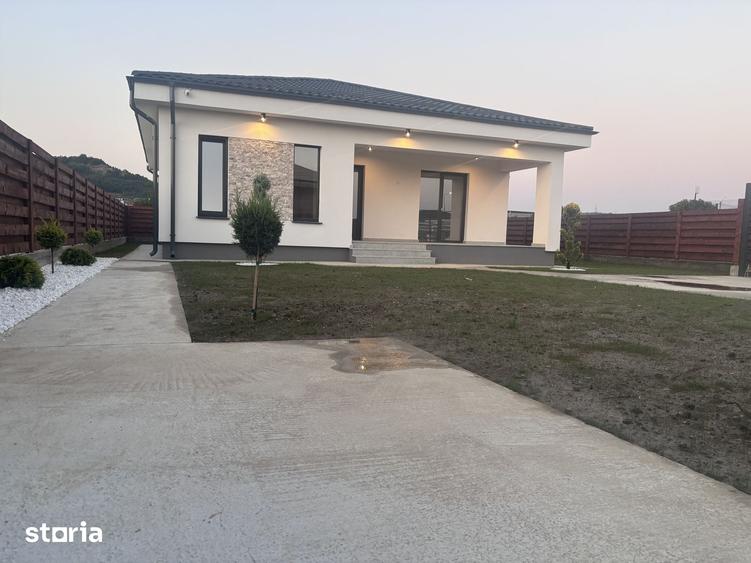 Casă cu 3 camere cu Teren 391 Mp în Ștefănești