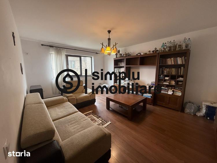 Apartament cu 3 camere decomandat în Sud