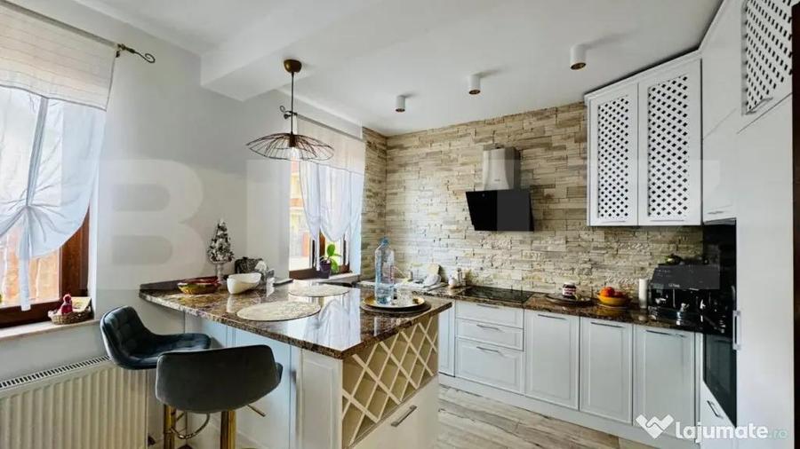 Casă cu 3 camere cu Teren 340 Mp în Semicentral