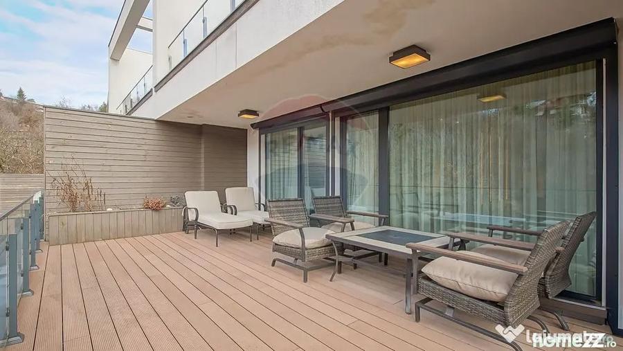 Apartament cu 3 camere decomandat în Drumul Poienii