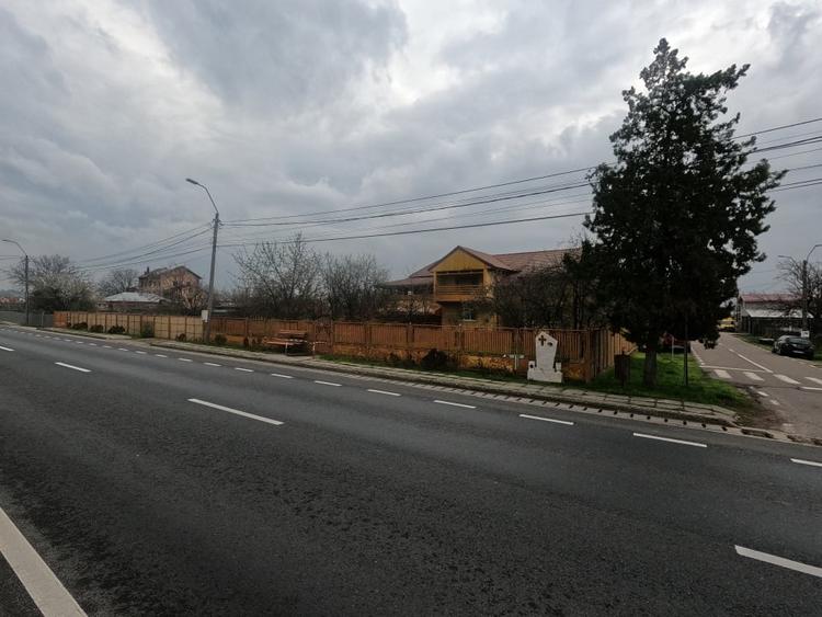 Casă individuală cu 6 camere cu Canalizare în Daia
