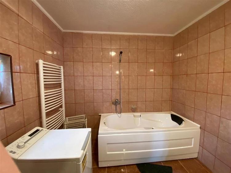 Casă individuală cu 4 camere cu Teren 5276 Mp în Alparea