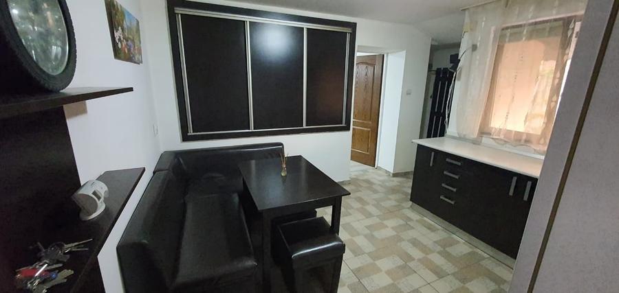 Apartament cu 2 camere semidecomandat în Tei