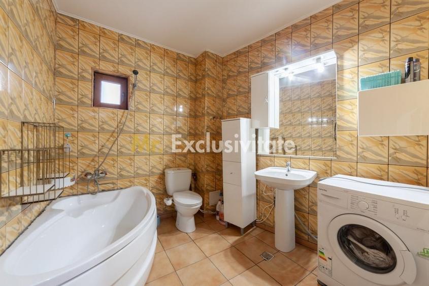 Casă individuală cu 5 camere cu Canalizare în Est