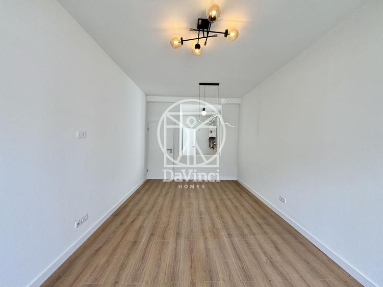 Apartament cu 3 camere decomandat în Exterior Vest