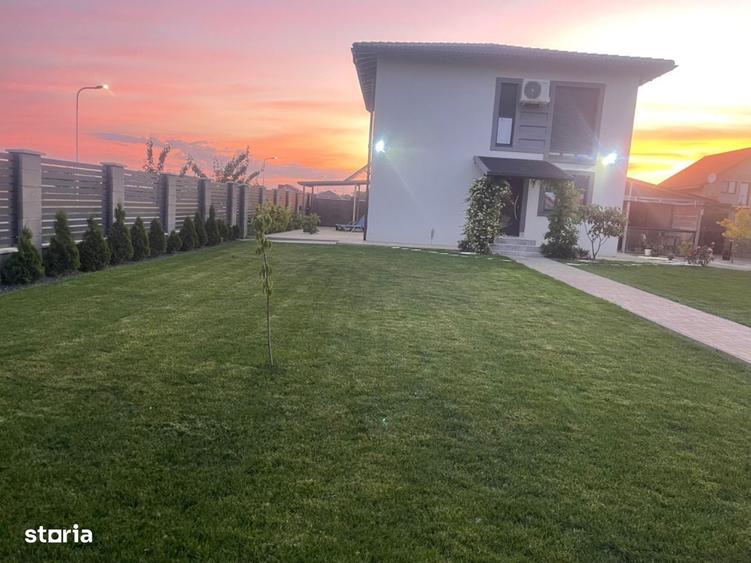 Casă cu 5 camere cu Teren 800 Mp în Săcălaz