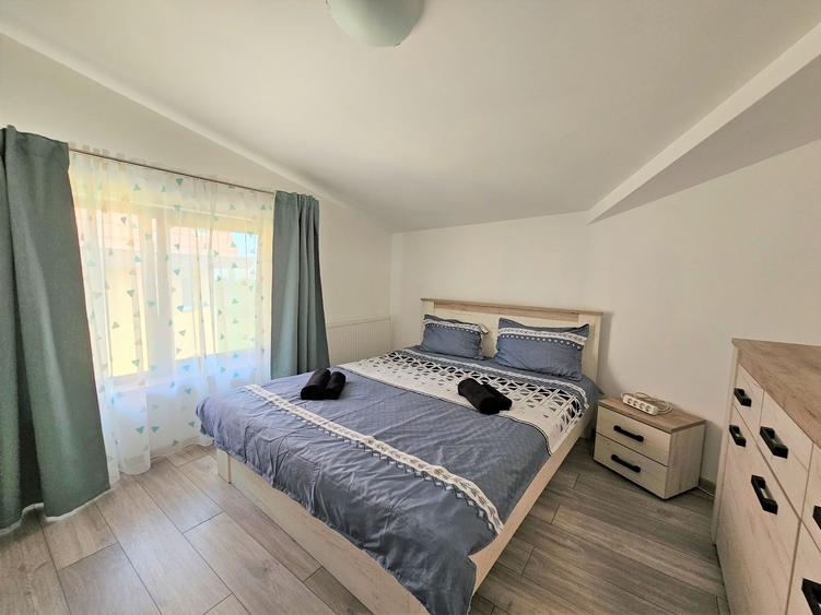 Apartament cu 6 camere semidecomandat, mobilat în Borhanci