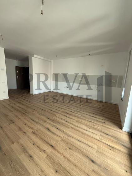 Apartament cu 3 camere semidecomandat în Torontalului