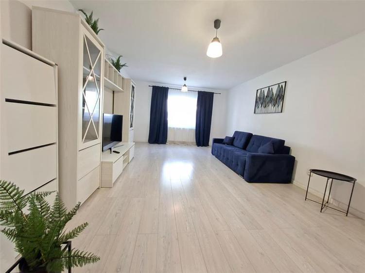 Apartament cu 3 camere decomandat, mobilat în Exterior Sud