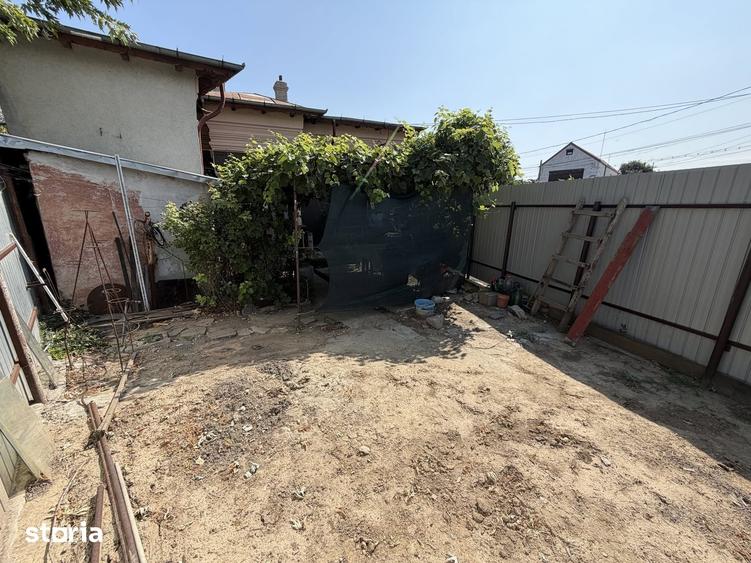 Casă cu 2 camere cu Teren 150 Mp în Școlilor