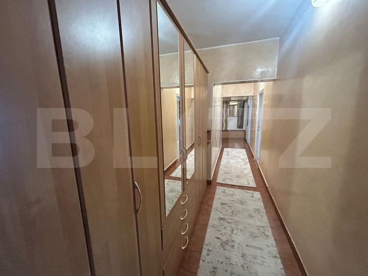 Apartament cu 3 camere decomandat, mobilat în Cetate