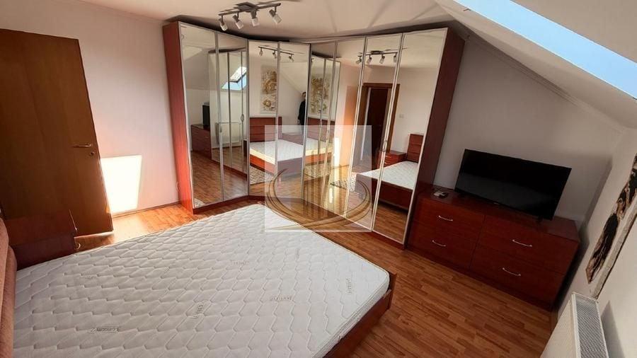 Apartament cu 3 camere decomandat, mobilat în Dumbrăvița