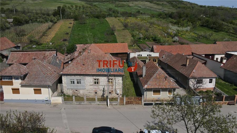 Casă individuală cu 4 camere cu Canalizare în Cricău