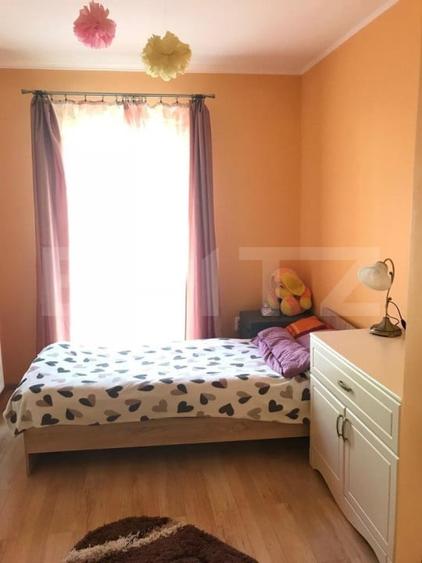 Apartament cu 3 camere semidecomandat, mobilat în Florești