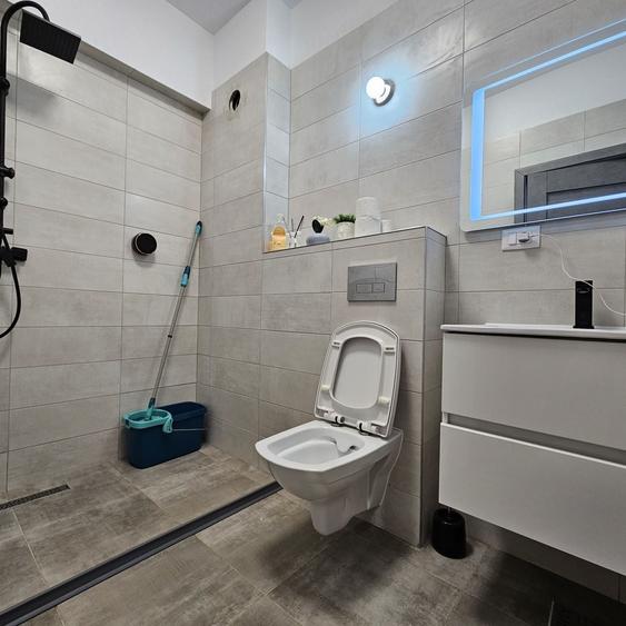 Apartament cu 2 camere decomandat în Exterior Vest