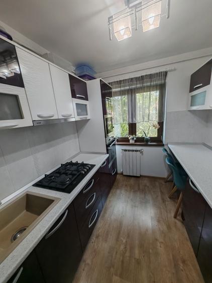 Apartament cu 3 camere semidecomandat în Exterior Vest