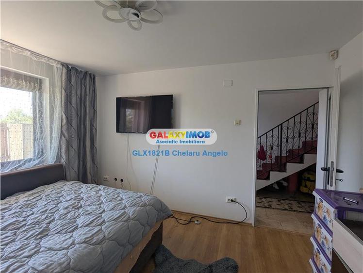 Casă cu 5 camere cu Garaj în Copăceni