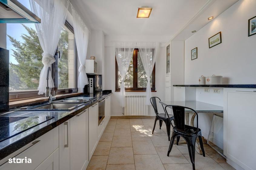 Apartament cu 4 camere în Central