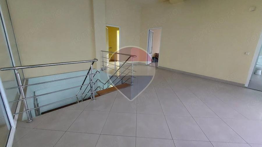 Spațiu comercial, de 880 mp, în Muntenii de Jos