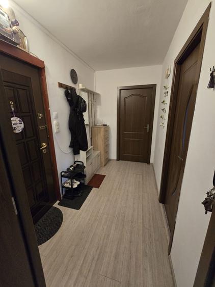 Apartament cu 3 camere decomandat în Electroprecizia