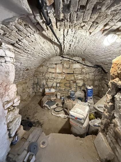 Casă individuală cu 4 camere cu Canalizare în Ultracentral