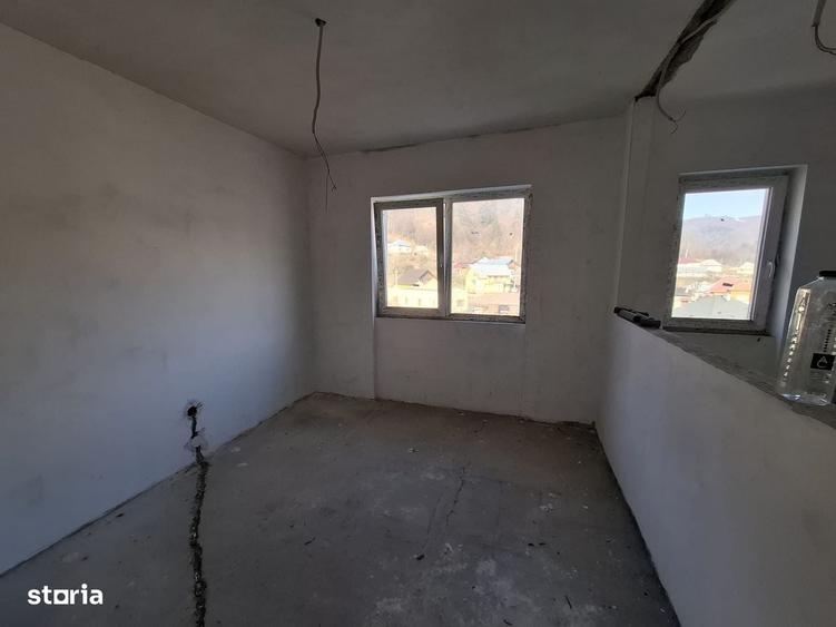 Loc. Cavnic apartament 3 camere, situat in bloc izolat - 6