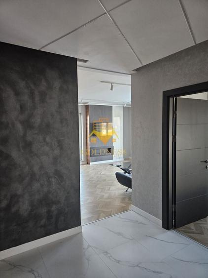 Apartament cu 3 camere semidecomandat, mobilat în Florești