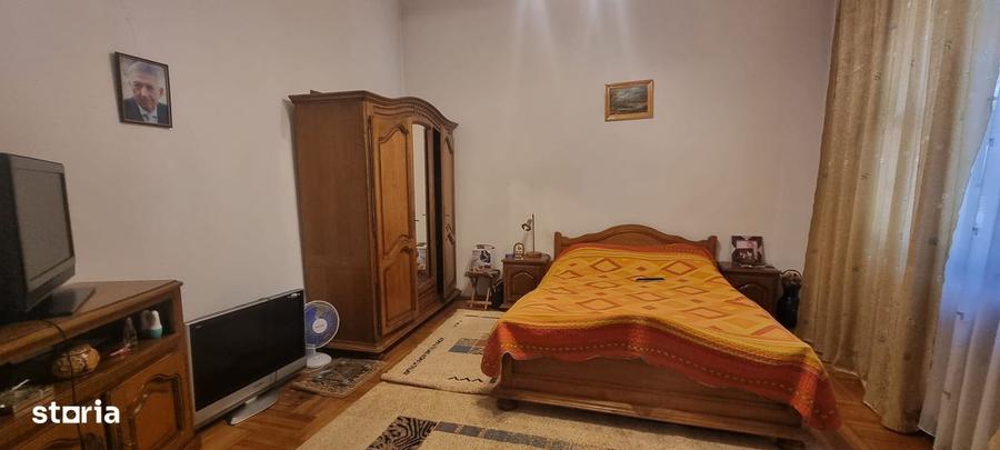 Casă cu 4 camere în Ultracentral