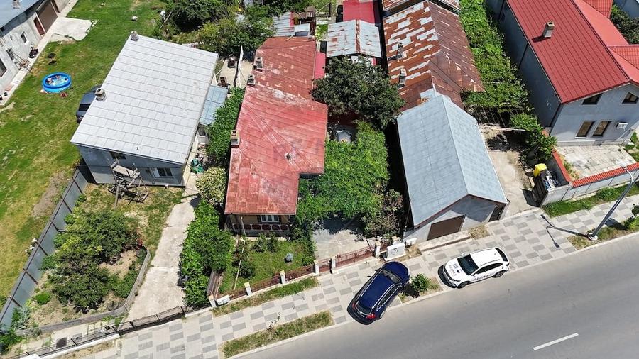 Casă cu 3 camere cu Teren 1202 Mp în Domnești