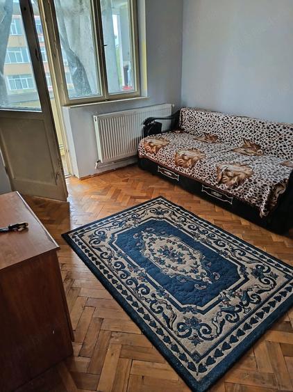 Apartament cu 2 camere semidecomandat în Ultracentral