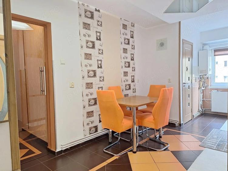 Apartament cu 3 camere decomandat în Sud