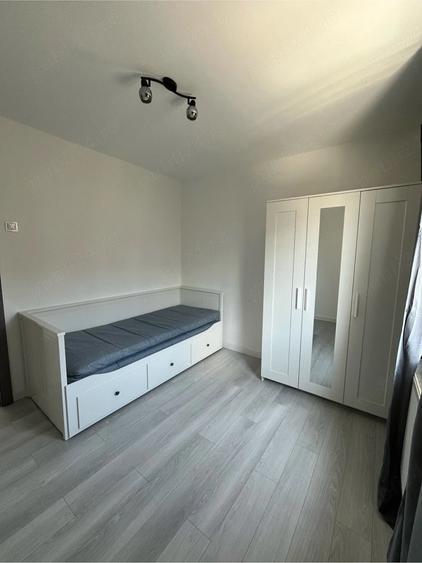 Apartament cu 3 camere decomandat în Trivale