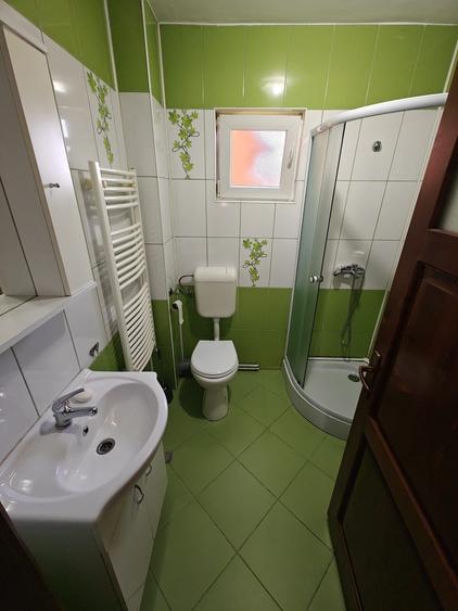 Apartament cu 3 camere decomandat în Turnișor
