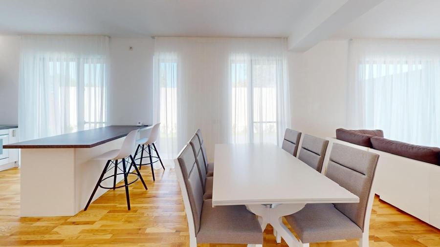 Casă cu 4 camere cu Teren 316 Mp în Corbeanca