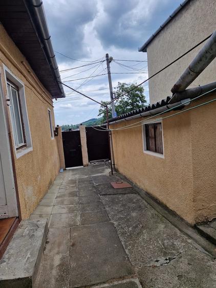 Casă cu 4 camere cu Teren 365 Mp în Central