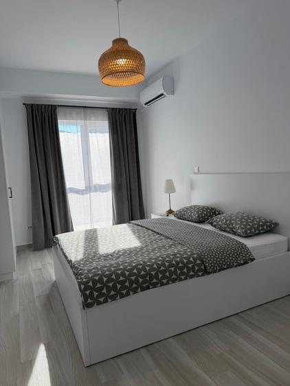 Apartament cu 2 camere decomandat, mobilat în Central